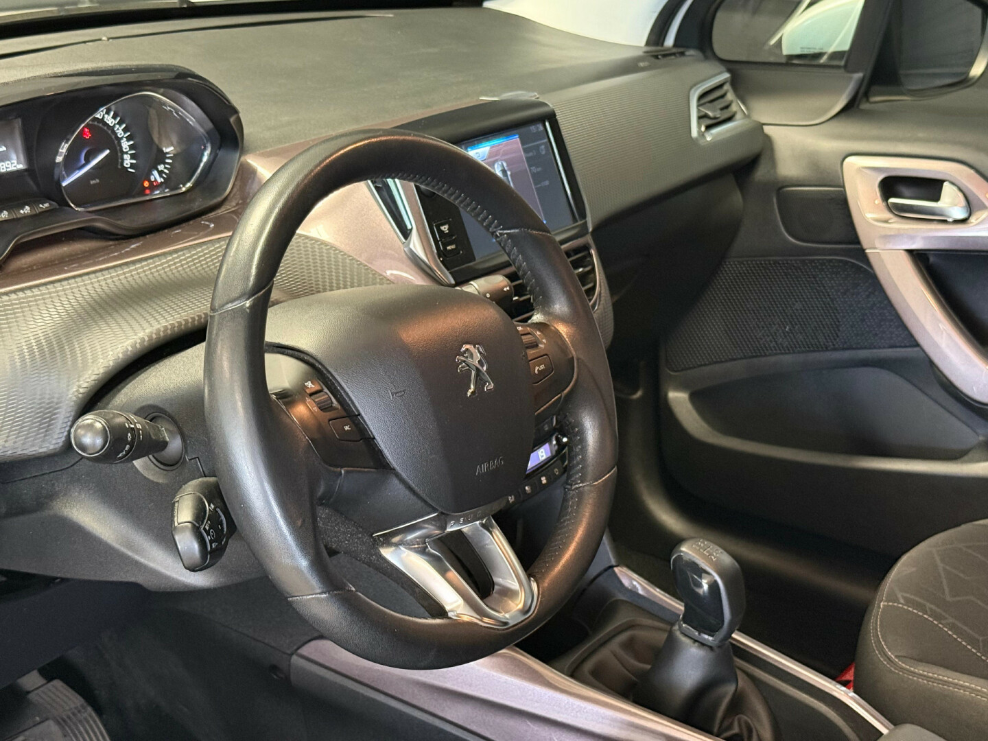 Peugeot-2008-5